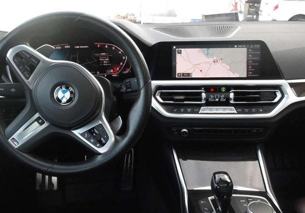 BMW Seria 3 cena 202000 przebieg: 52160, rok produkcji 2020 z Pionki małe 781